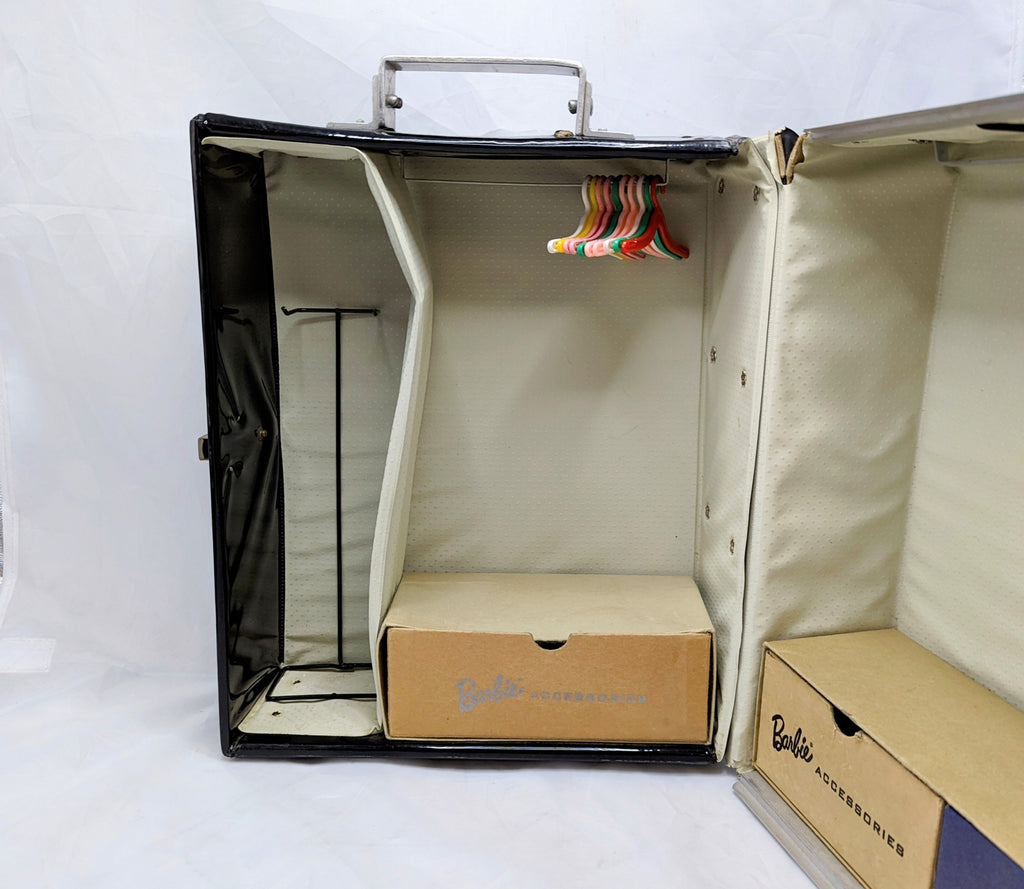 1961 Barbie Wardrobe Carrying Case image 10