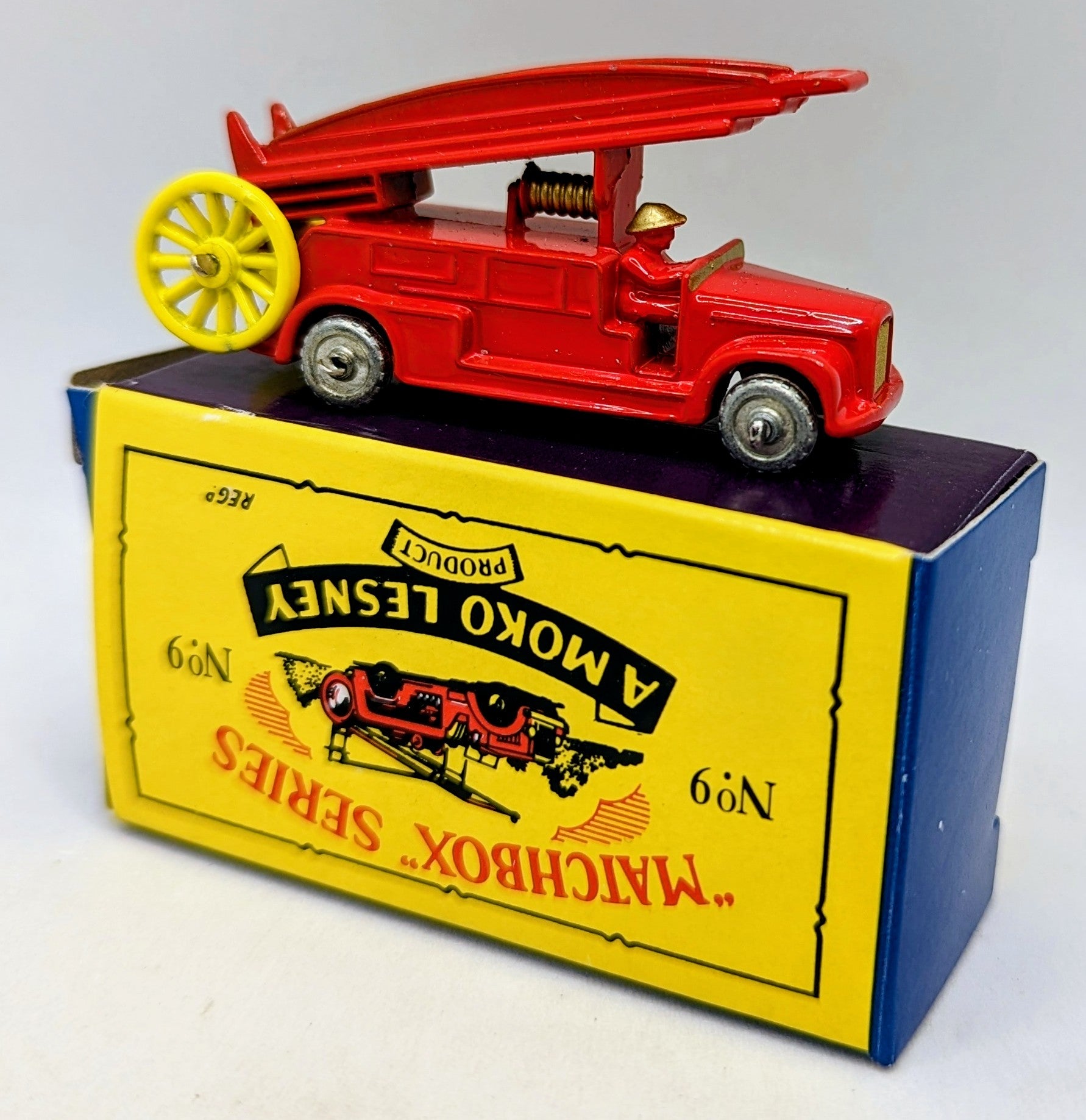 1991 Matchbox Originals Authentic Recreation LE No.9 Fire Engine image 2