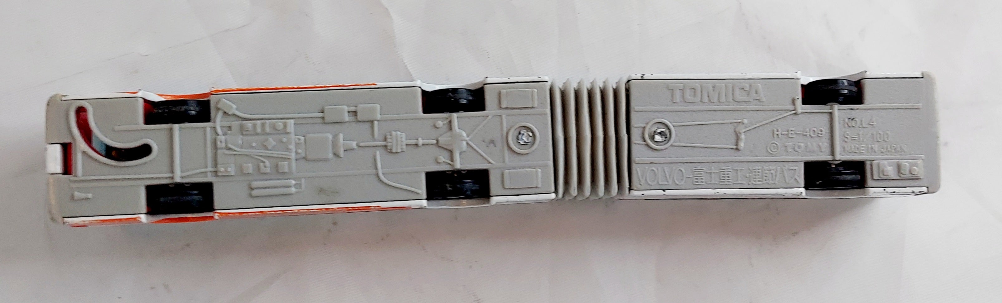 Tomy Tomica L04 Articulated Volvo Airport Limousine Bus Scale 1:100 image 5