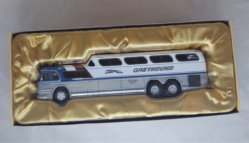 2006 Corgi 50th Anniversary Collection GM-4501 Greyhound Scenicruiser US54415 image 2