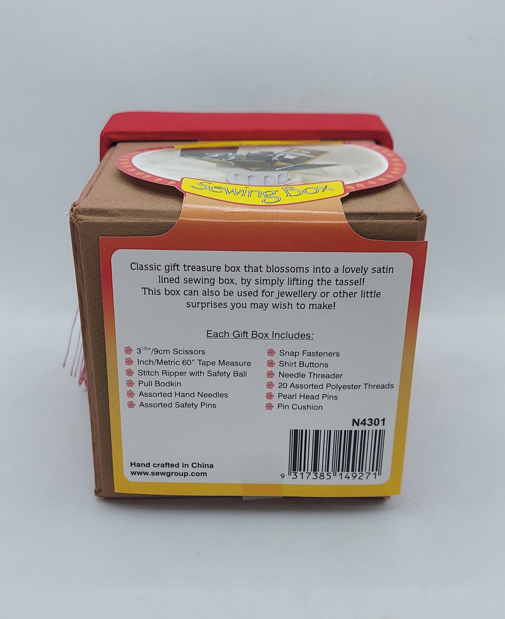 Classic Satin Lined Sewing Box N4301 - Needles, Thread, Scissors And More image 2