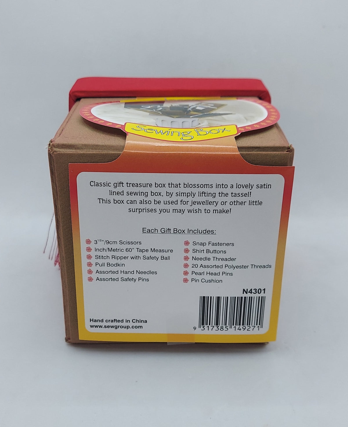 Classic Satin Lined Sewing Box N4301 - Needles, Thread, Scissors And More image 2