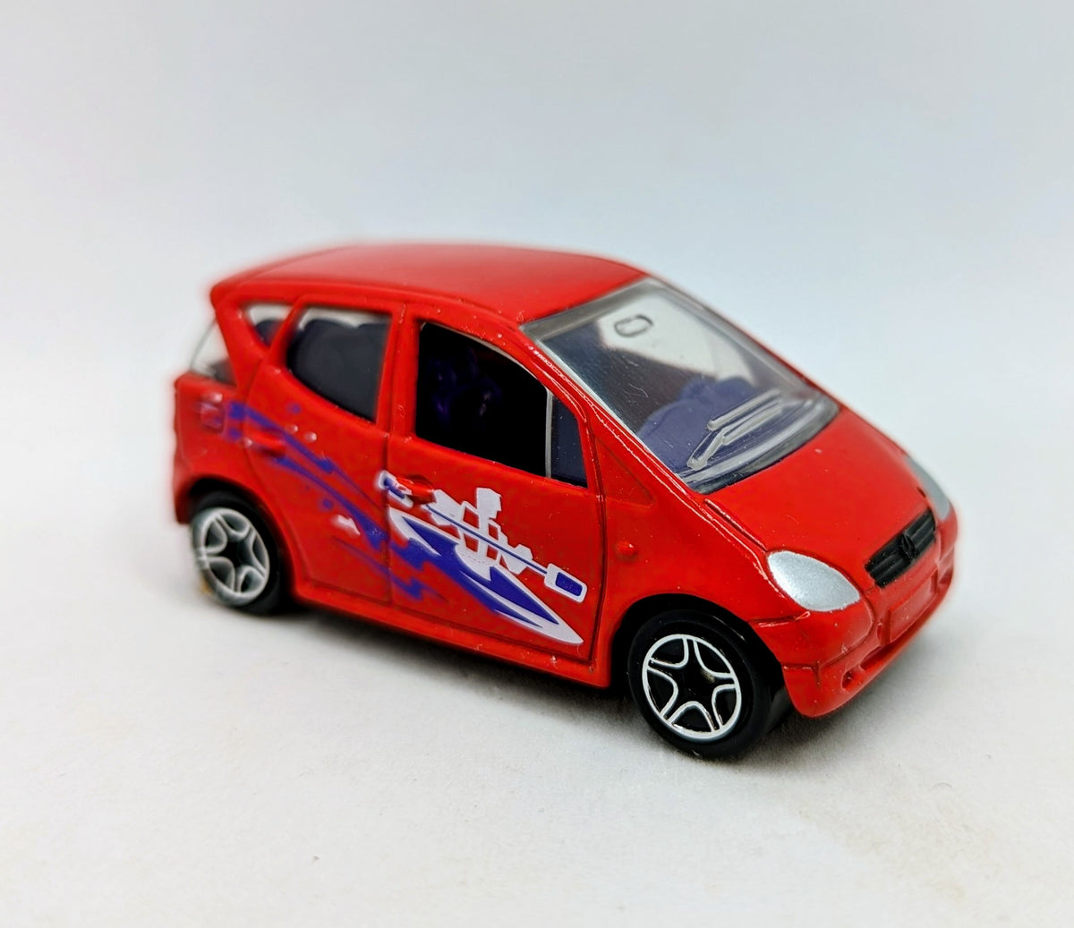 1999 Matchbox Mercedes A-Class Red Wilderness Adventure Collector No. 56