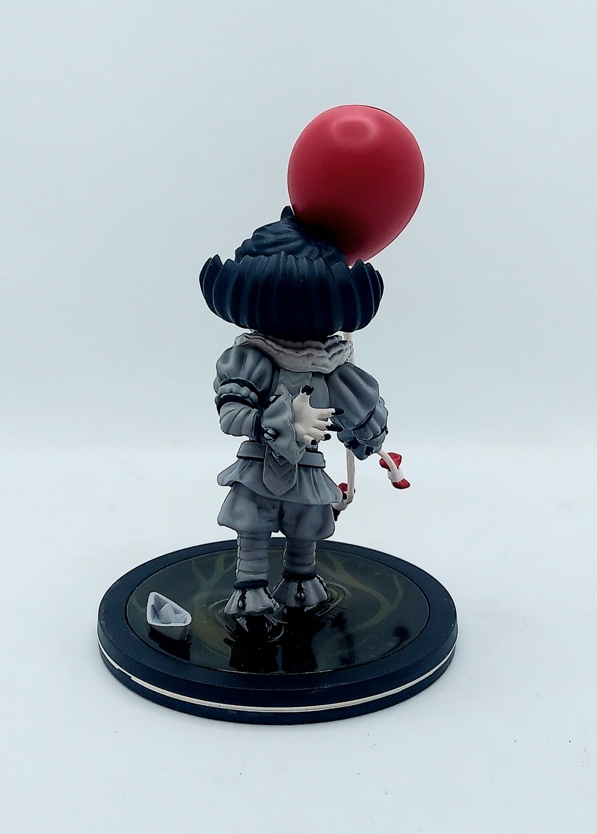 Q-Fig IT: Chapter 2 Limited Edition Black & White Pennywise 0098/1000 image 3