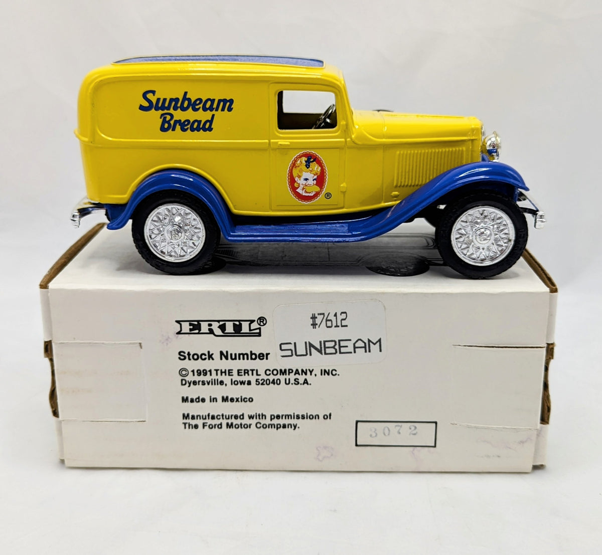 1991 ERTL 1932 Sunbeam Bread Delivery Truck Diecast Bank 1/25 image 4