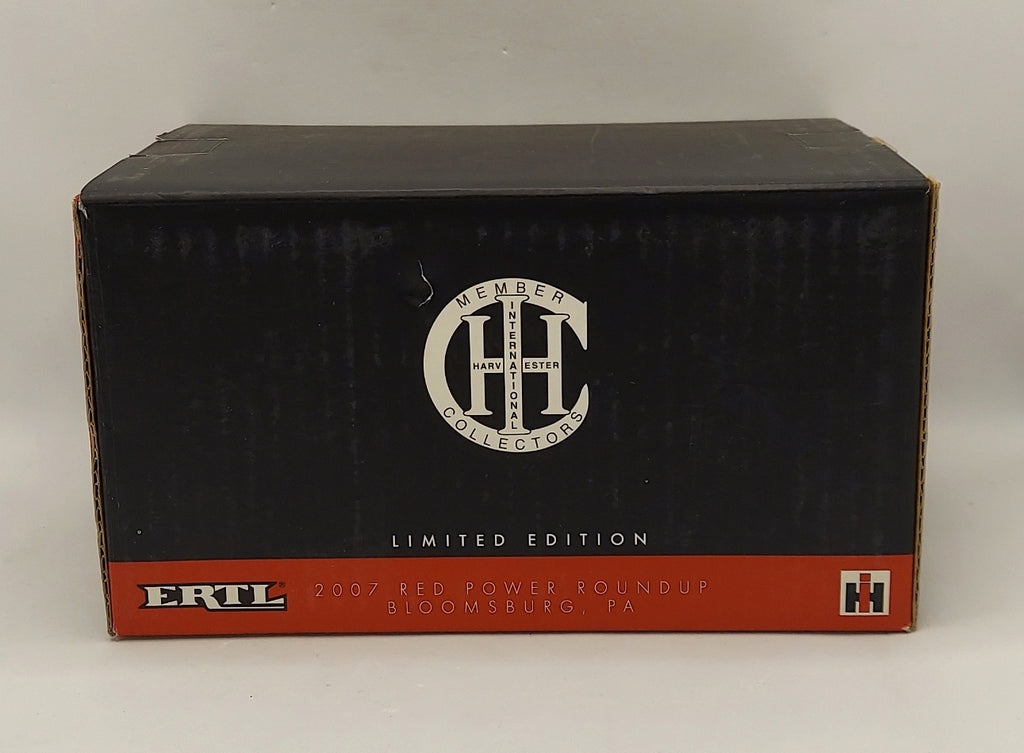 2007 ERTL Farmall Cub Tractor Red Power Round Up 1/16 Diecast Limited Edition image 2