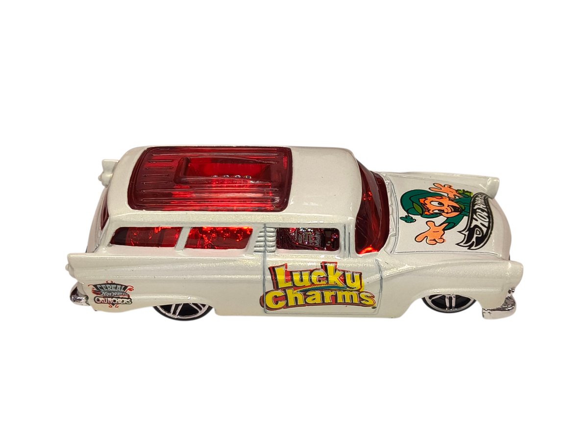 2004 Hot Wheels #114 Cereal Crunchers Lucky Charms 2/5 8 Crate White