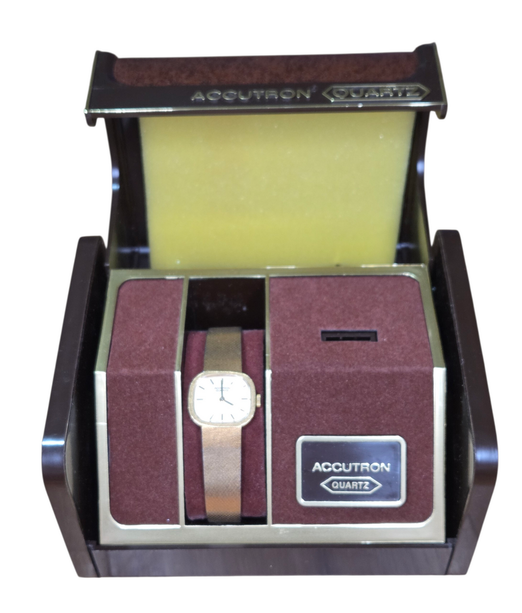 Vintage 1950s Bulova Accutron Quartz Womens Gold Watch w/ Case