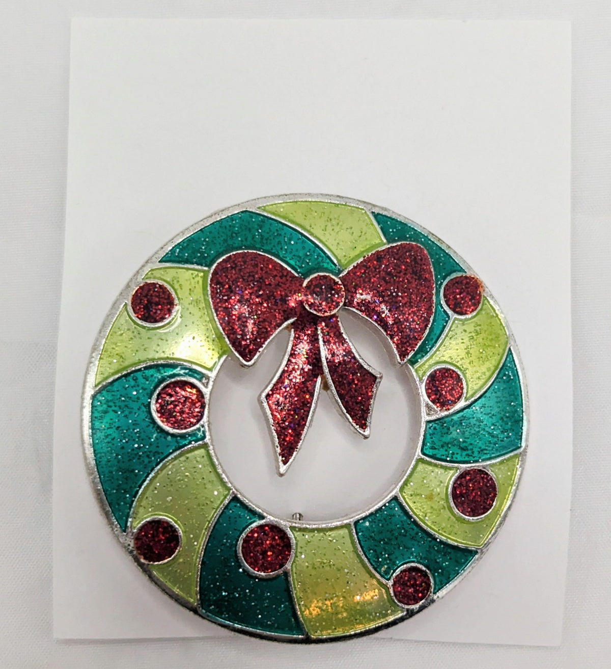 Vintage Green And Red Christmas Wreath Enamel Brooch Pin