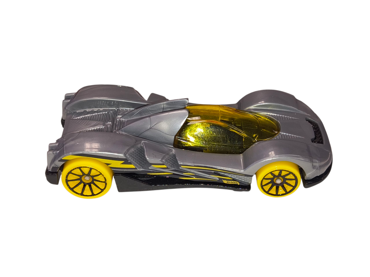 2014 Hot Wheels Nitrobot Attack Teegray Gray Yellow Lightning 1/64