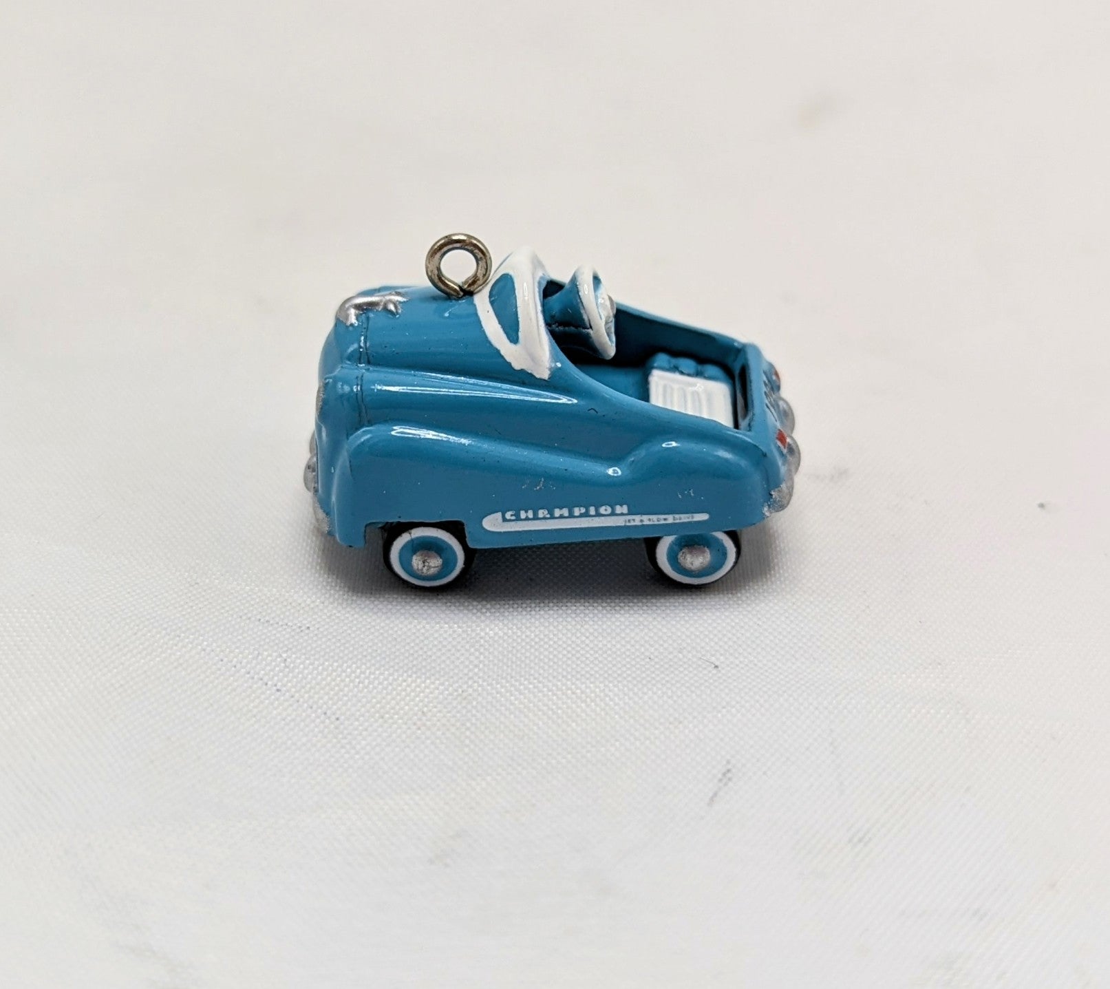 1995 Hallmark Keepsake Miniature Murray Champion Ornament image 2
