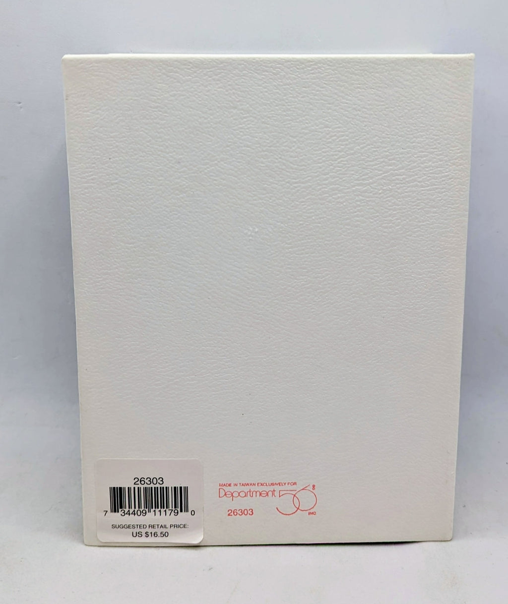 Department 56 Snowbunnies Loves Me Loves Me Not #26303 Figurine image 3