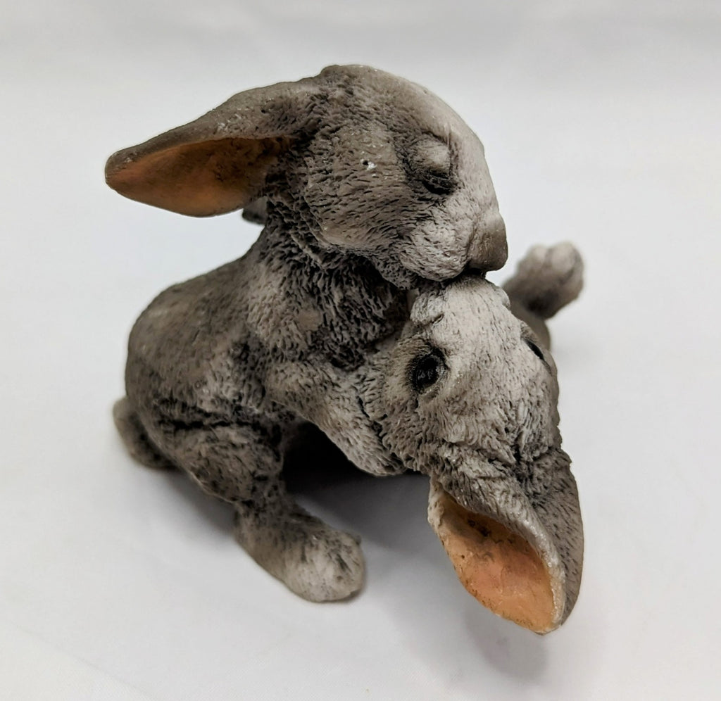 1988 Original by Castagna Made In Italy Kissing Bunny Rabbits Figurine 3 inch