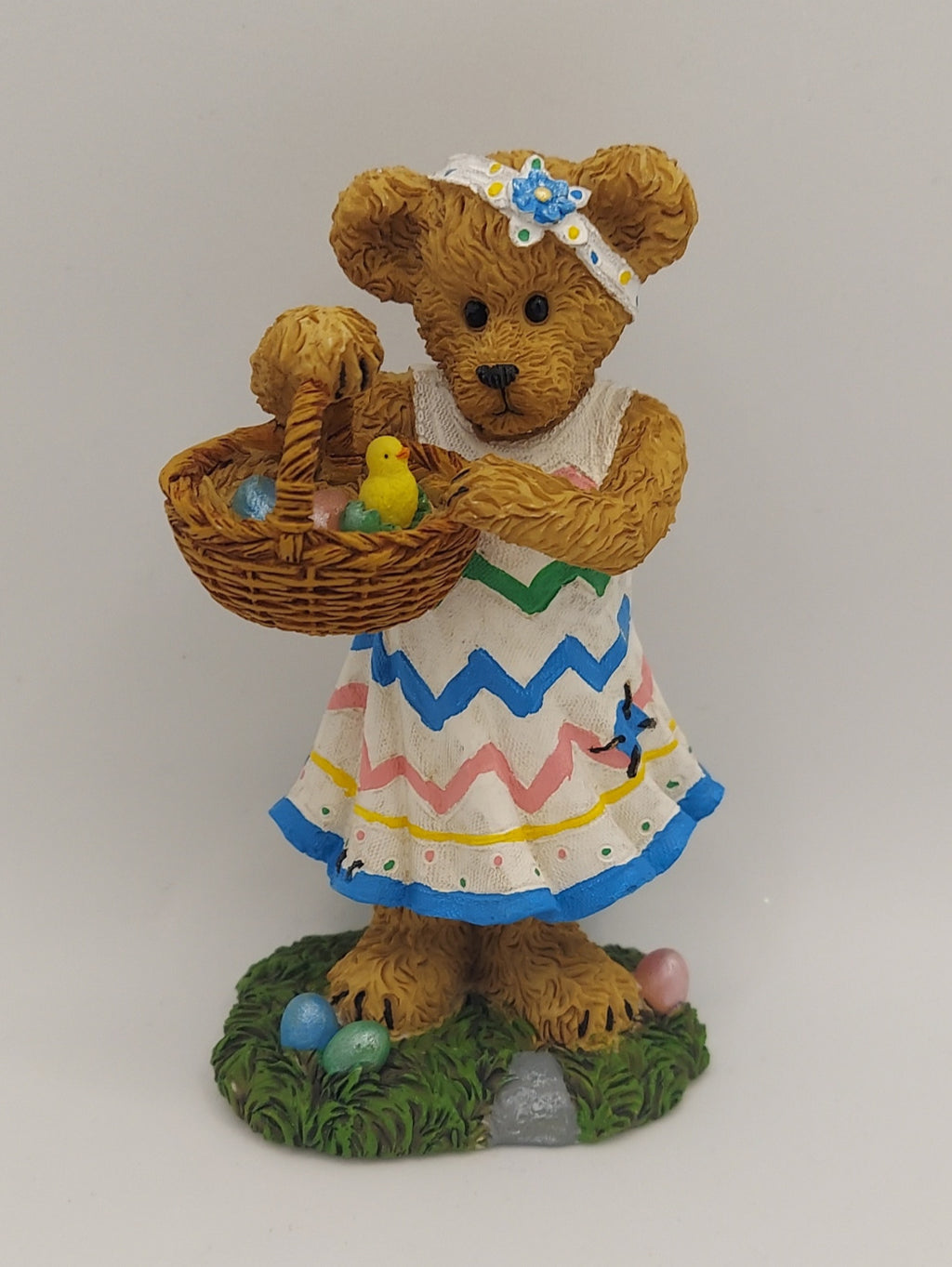 2012 Boyds by Enesco Bearstone Collection Lily's Easter Basket