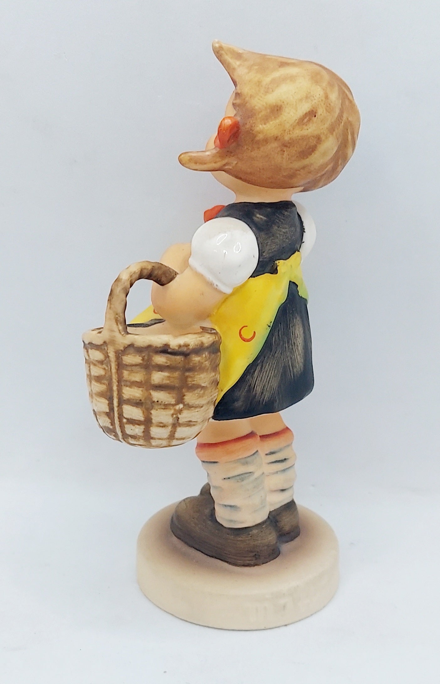 Goebel Hummel #98/2/0 Sister TMK7 Figurine Girl With Basket image 3
