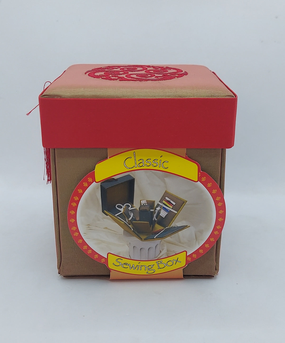 Classic Satin Lined Sewing Box N4301 - Needles, Thread, Scissors And More image 3