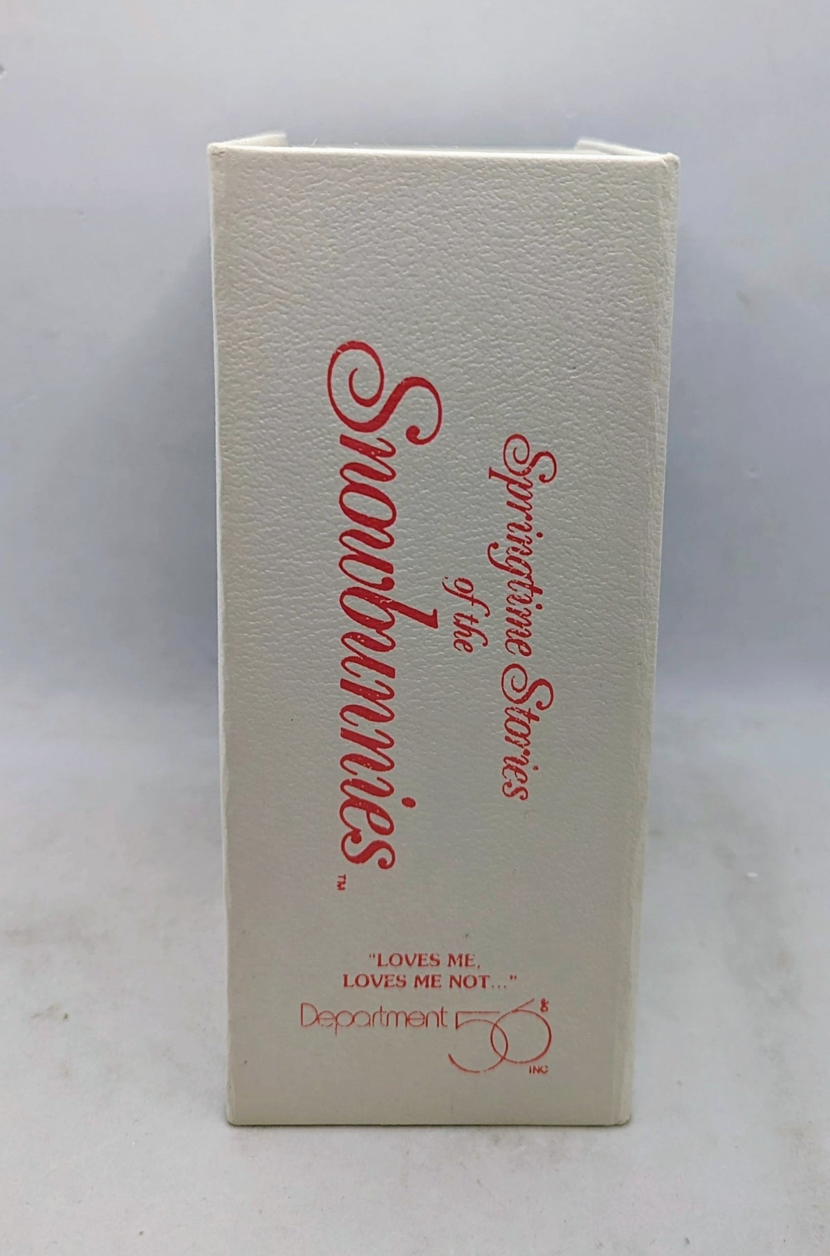 Department 56 Snowbunnies Loves Me Loves Me Not #26303 Figurine image 4