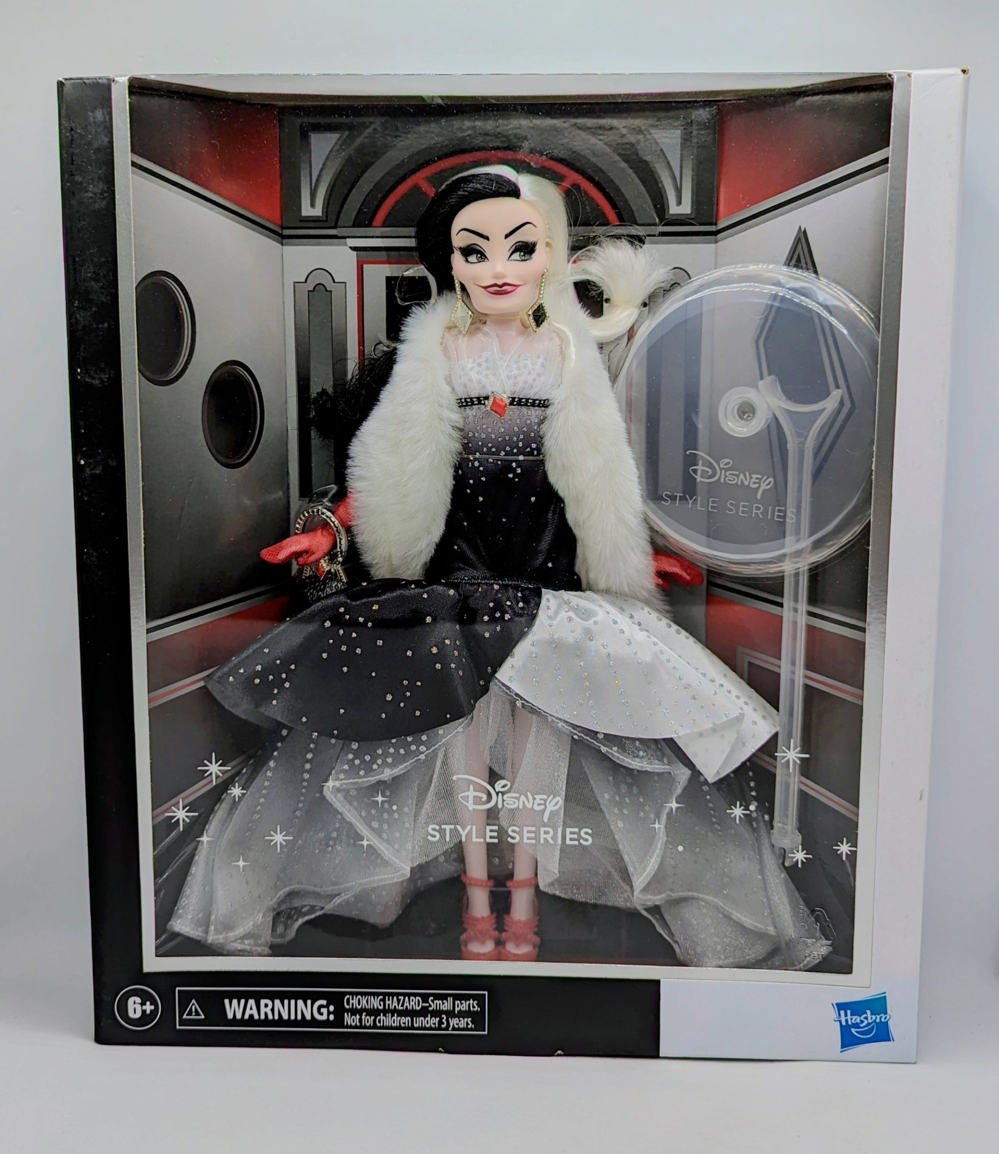2021 Disney Villains Style Series Cruella De Vil Contemporary Style Fashion Doll