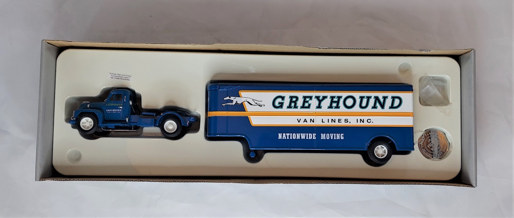 2000 Corgi 53101 Diamond T620 Artic Fruehauf Trailer Greyhound Lines 1/50 Scale image 2