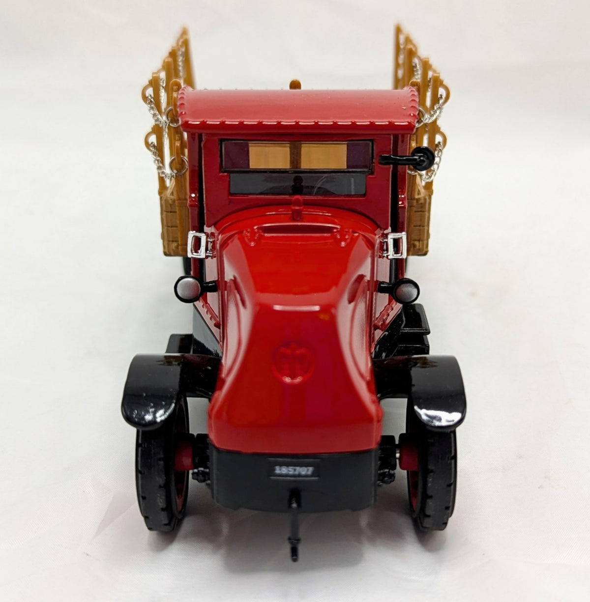 2001 ERTL Collectibles 1918 Mack AC Bulldog Flatbed Truck Diecast Bank 1/32 image 3