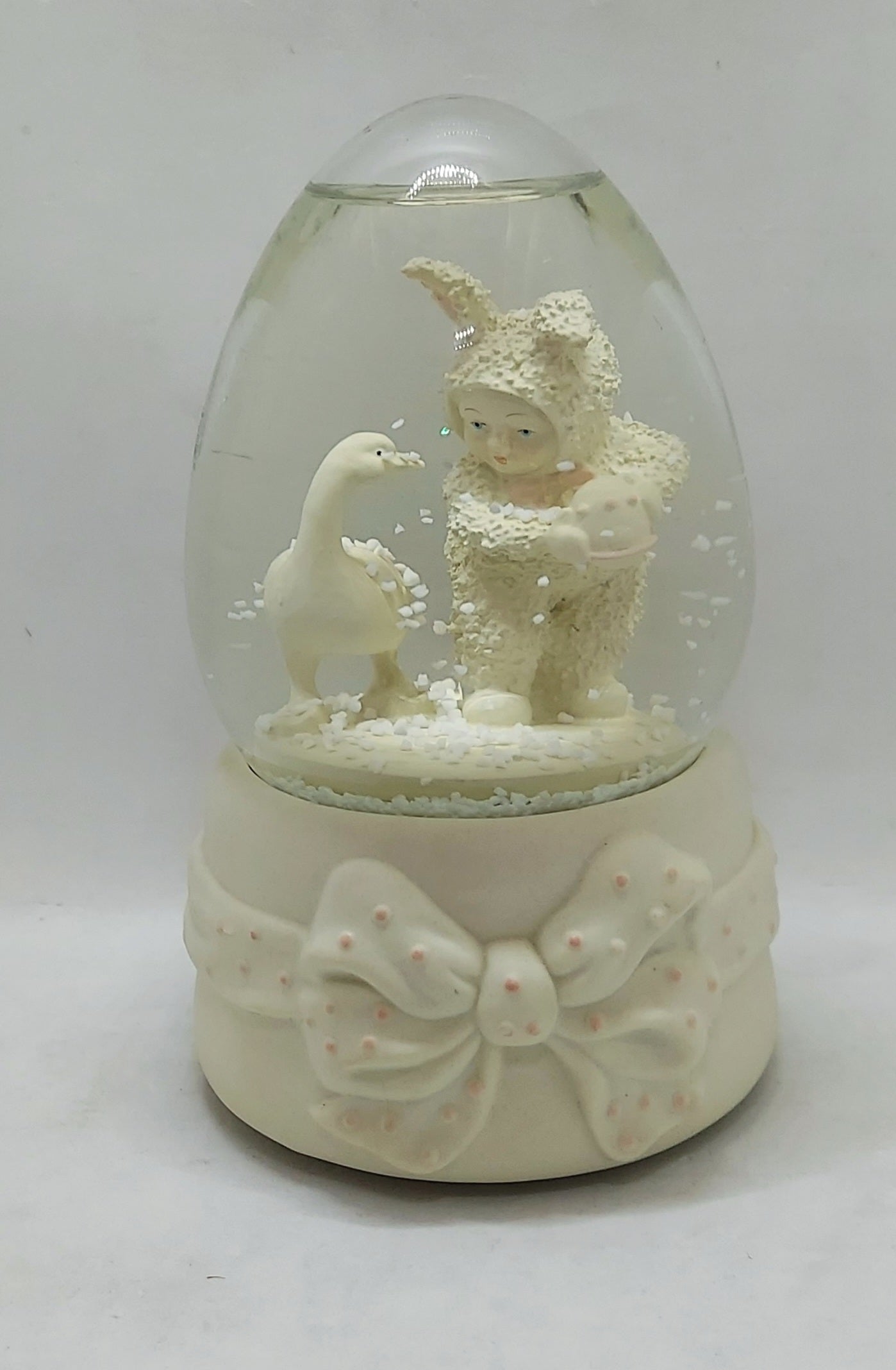 Department 56 Snowbunnies Musical Waterglobe Look What I've Got! image 2