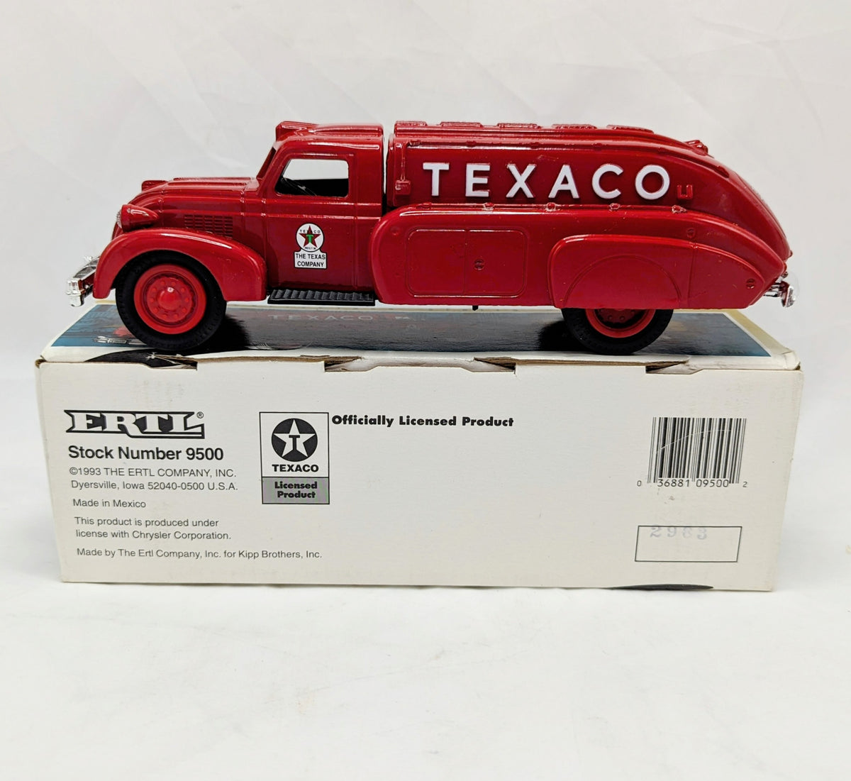 1993 ERTL 1939 Dodge Airflow Texaco Tanker Truck Diecast Bank 1/32 image 2
