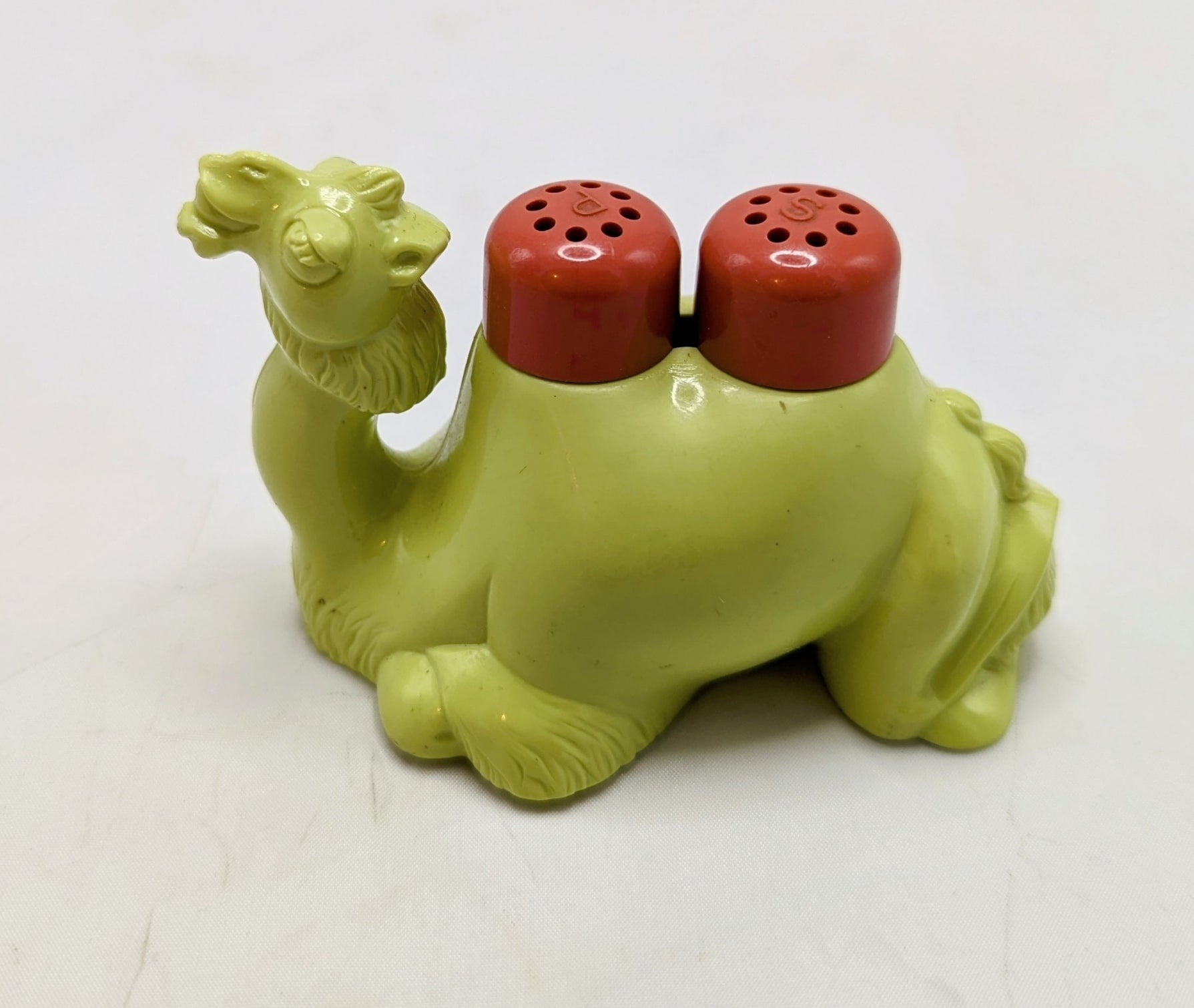 Vintage Retro Green And Pink Plastic Camel Salt & Pepper Shakers image 2