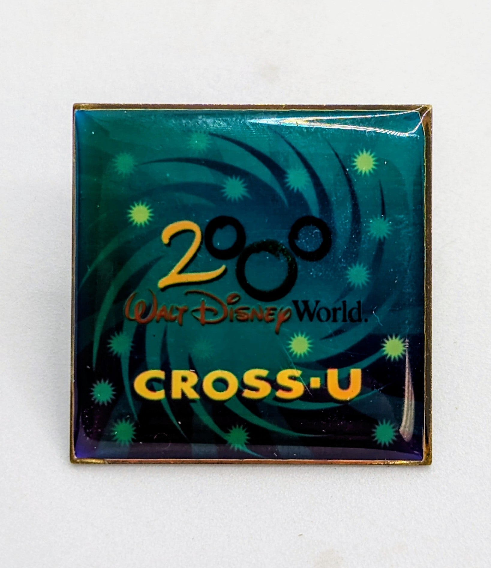 2000 WDW Walt Disney World CROSS-U Christmas New Year Cast Member Pin