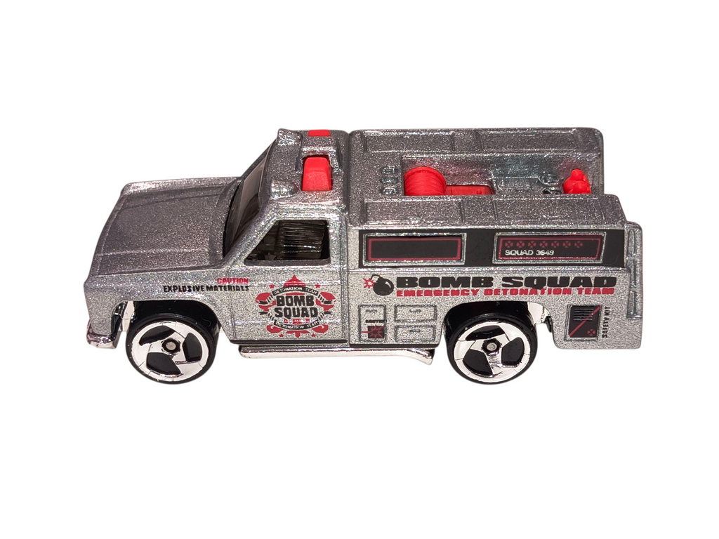 2000 Mattel Hot Wheels Rescue Ranger Bomb Squad Emergency Truck 1:64 Diecast