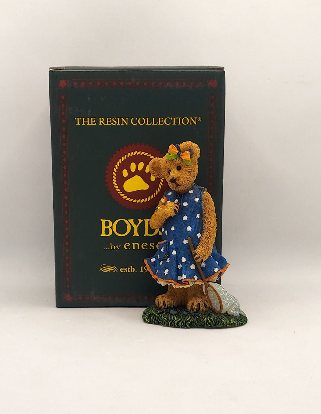 2012 Boyds Resin Collection Felicia Goodfriend W/ Lil' Fluffer Friends in Flight