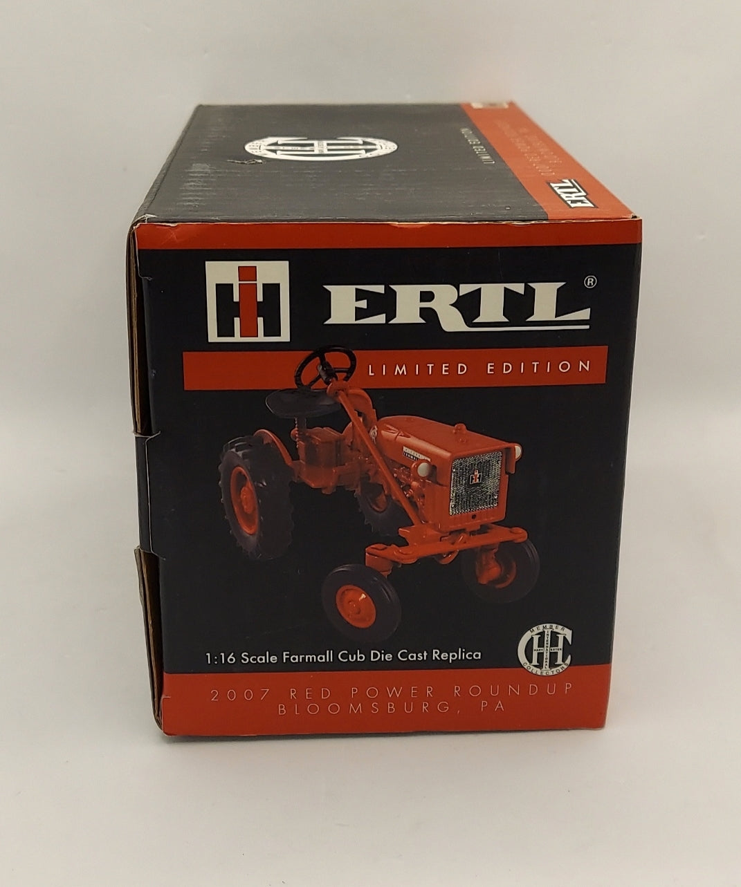 2007 ERTL Farmall Cub Tractor Red Power Round Up 1/16 Diecast Limited Edition image 3