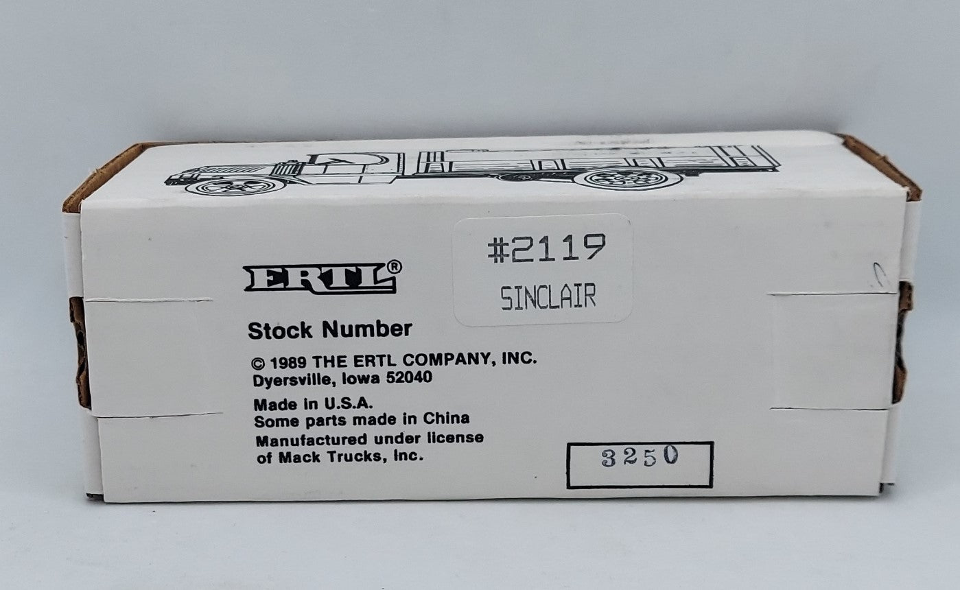 1989 ERTL 1926 Sinclair #2119 Mack Tanker Bank 1/38 image 3