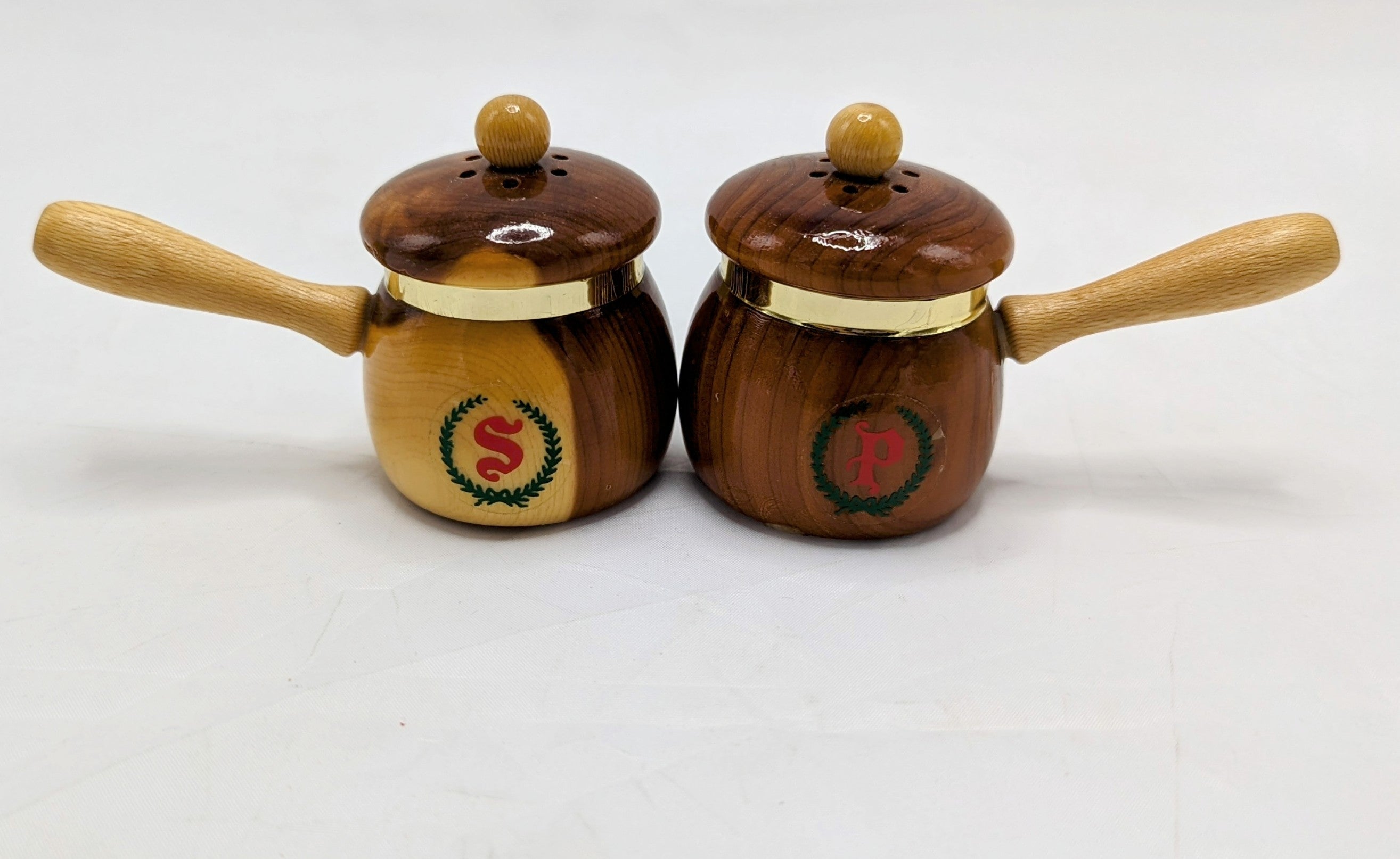 Vintage Jackson Hole Wyoming Wooden Pot Saucepan Salt & Pepper Shakers image 2