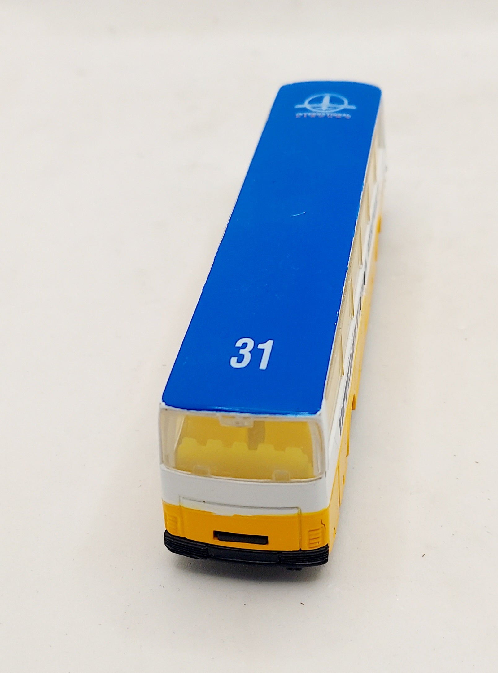 United Airlines Large 5.25 inches - International Airport Bus - Loose image 3