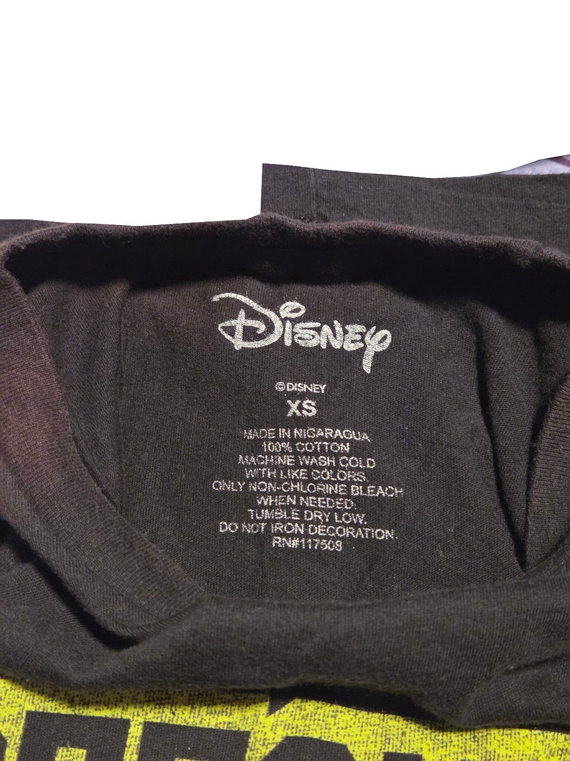 Disney Gargoyles youth XS T-shirt label on white background