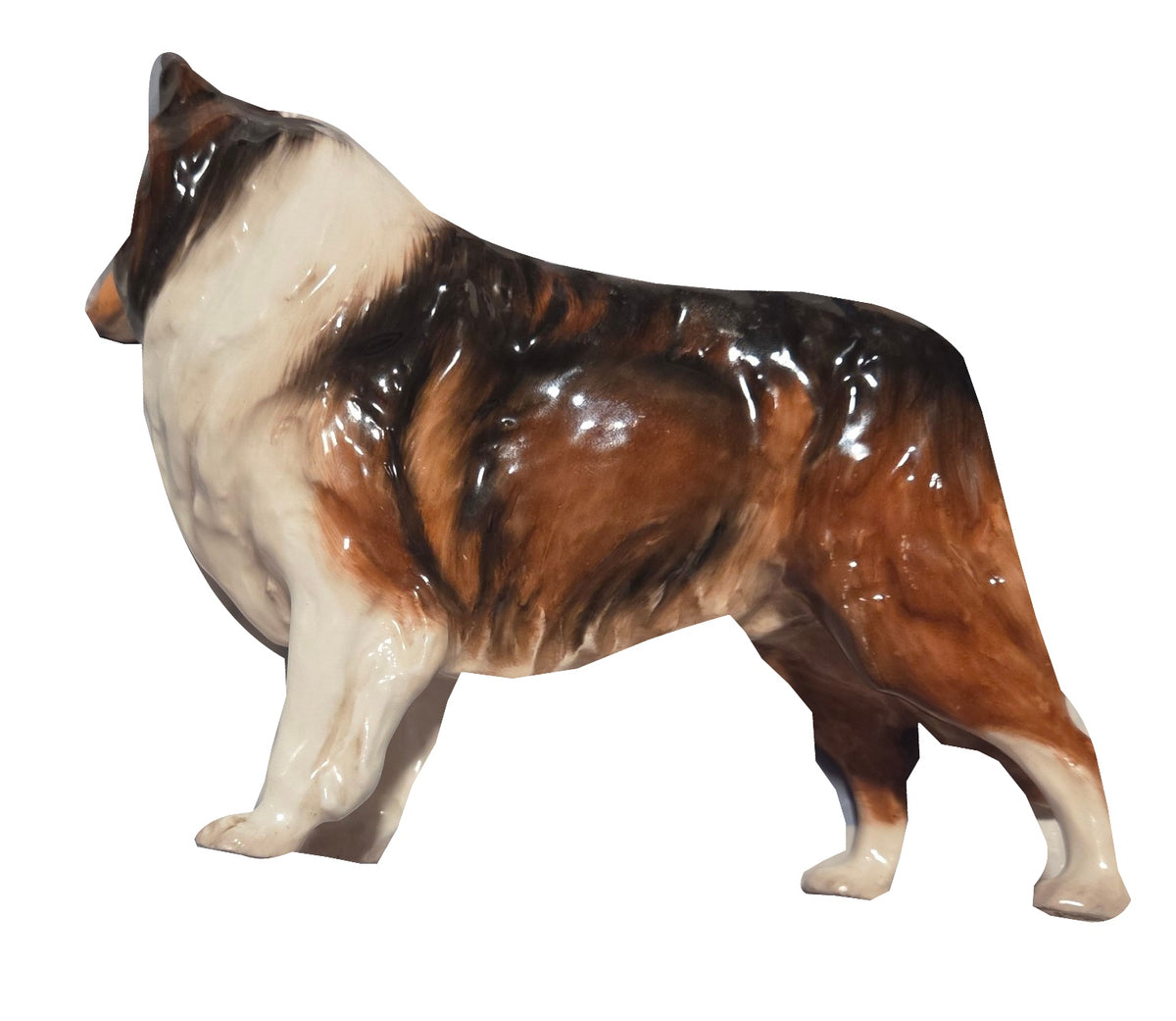 Royal Doulton collie figurine side-left view on white background