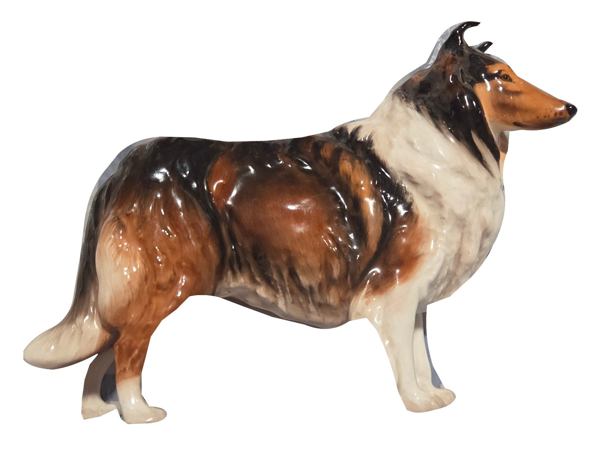 Royal Doulton collie figurine side-right view on white background