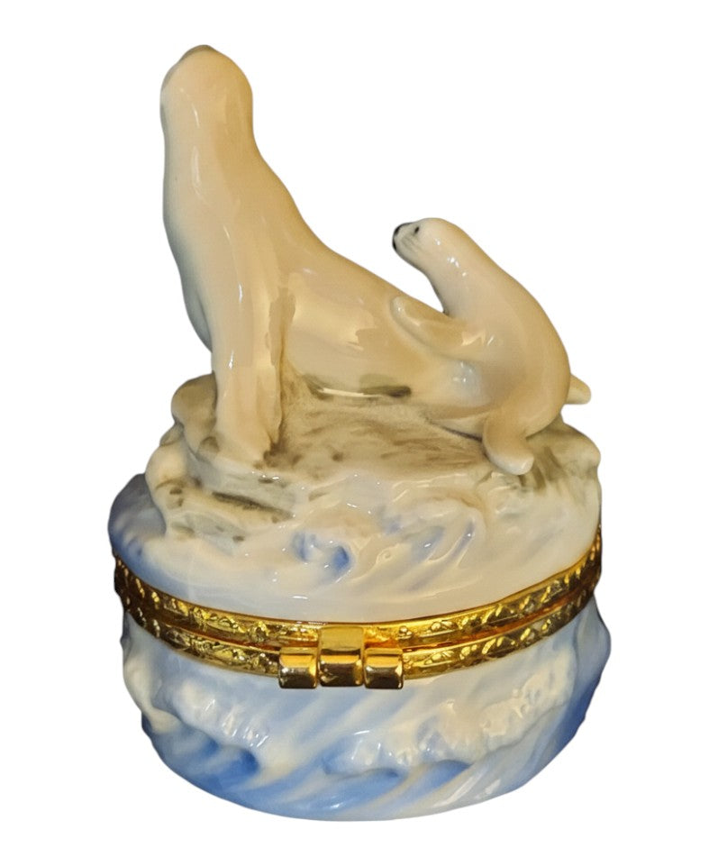 St. Nix Collectibles, Toys & Antiques 1998 Lefton porcelain trinket box featuring a mother and baby seal on ice